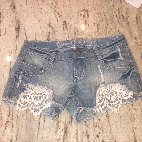Vanilla Star Pants - NWT Denim jean shorts with crochet